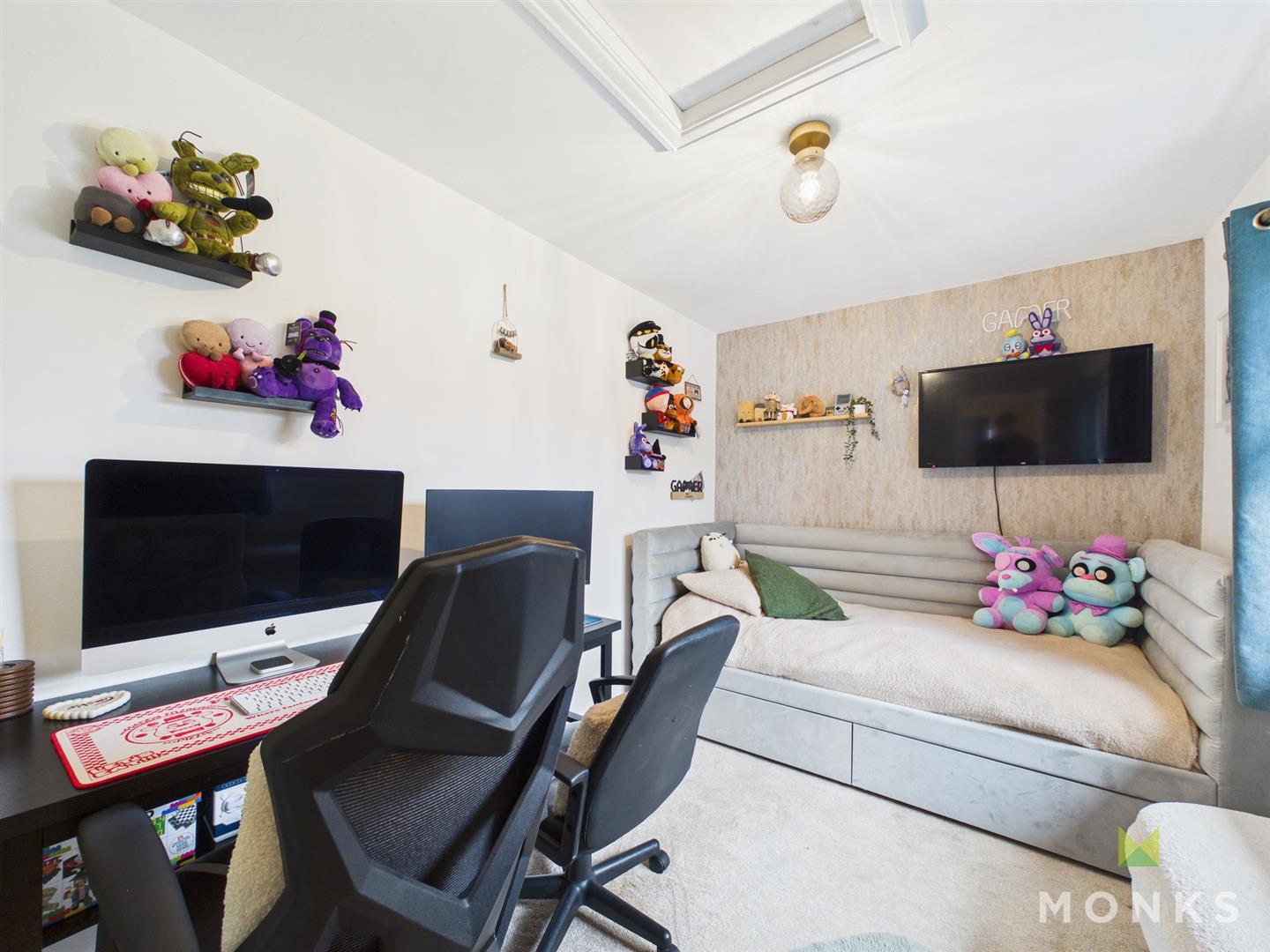 24 The Knolls, Shrewsbury, SY3 5DR For Sale